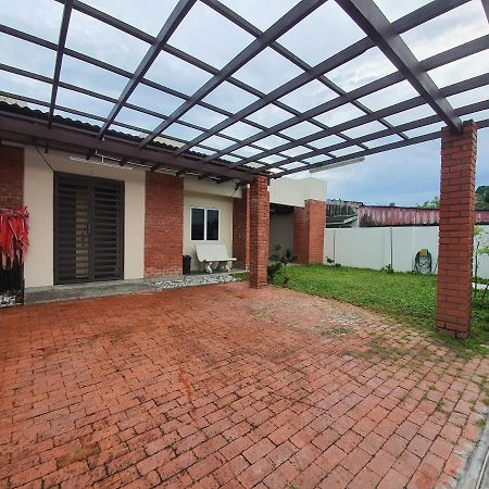 峇株巴辖Swimming Pool Party House公寓 外观 照片