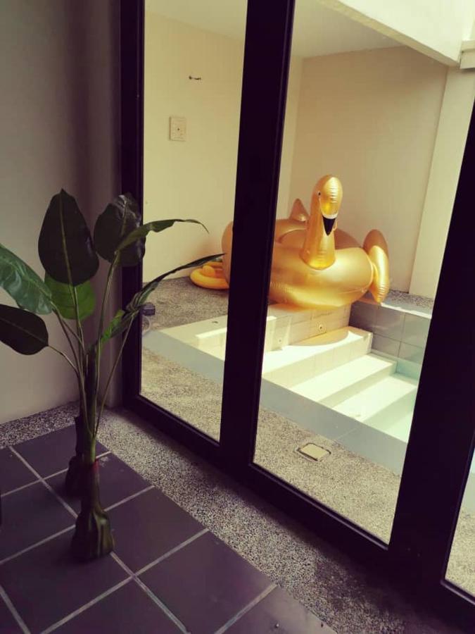 峇株巴辖Swimming Pool Party House公寓 外观 照片